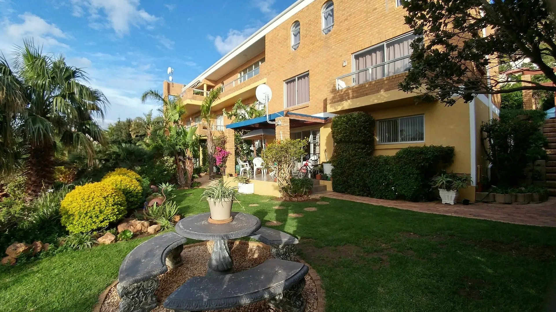 Summer Tides Gordons Bay Holiday home